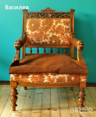 Продавам старинна гарнитура