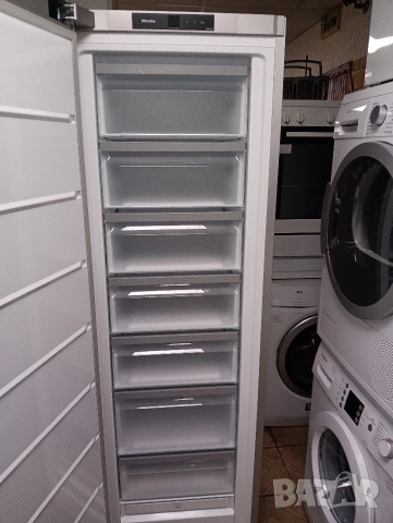 Последен модел XXL огромен иноксов фризер Миеле Miele No Frost A+++ 2 години Гаранция!, снимка 8 - Фризери - 53954812