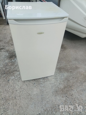 Хладилник малък 