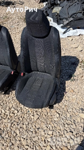 Салон / Седалки /Peugeot 308 T9 2019г. КОМБИ /Пежо 308 Т9 , снимка 3 - Части - 51493163
