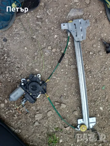 Заден ляв стъклоповдигач Пежо 807 Ситроен Ц8 ланчия федра 