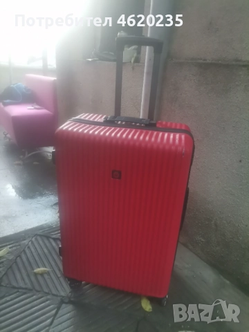 Куфар на колелца 80л. твърд