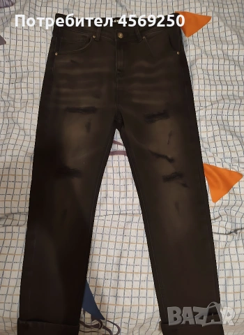 Нови мъжки накъсани дънки размер М