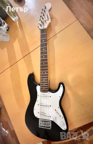 Fender Squier Mini Stratocaster-Детска китара, снимка 2 - Китари - 50218554