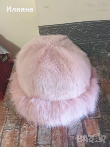 Дамски зимни шапки, снимка 5 - Шапки - 52262411