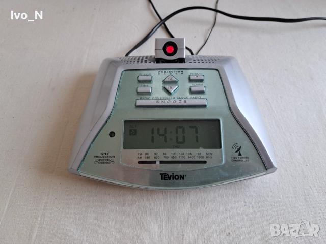 Tevion XL 61112/ FM радио часовник с проектор.