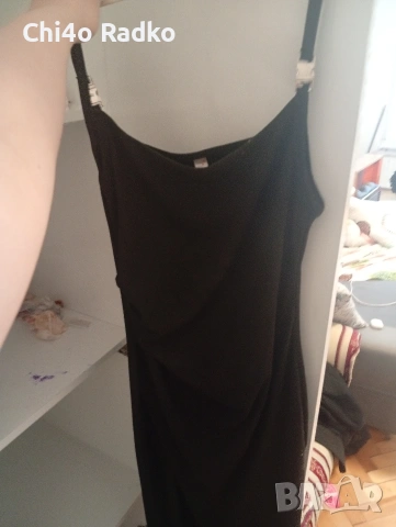 черна роклия