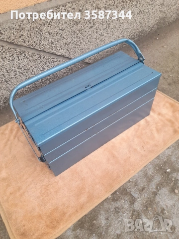 метален куфар за инструменти