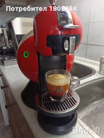Кафемашина Крупс Долче Густо с капсули, работи отлично и прави хубаво кафе с каймак , снимка 2 - Кафемашини - 45780466