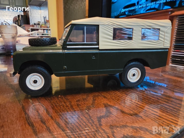 Land Rover Series D 109 1/18 Long Base, снимка 2 - Колекции - 53702307