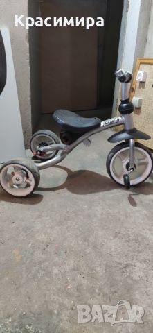 Триколка, снимка 1 - Детски велосипеди, триколки и коли - 45581356