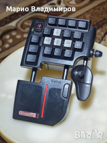 Геймърска клавиатура за една ръка Saitek