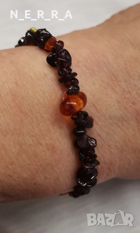 Гривна от естествен гранат и кехлибар, снимка 3 - Гривни - 52650205