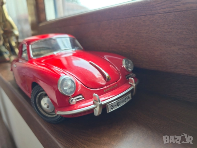 BBURAGO метална колекционерска количка PORSCHE 356B COUPE 1961г. 1:18, снимка 9 - Коли, камиони, мотори, писти - 51993902