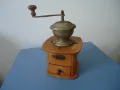 Стара ретро дървена мелница за кафе, снимка 1