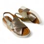 Дамски сандали на платформа от естествена кожа в златисто, снимка 1 - Сандали - 46059807