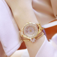 Уникален дамски часовник с циферблат, покрит с камъни, снимка 4 - Дамски - 45010062