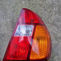 Десен стоп за Renault Clio Symbol, снимка 1 - Части - 44943110