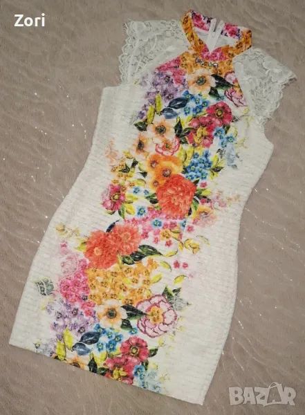 ИЗКЛЮЧИТЕЛНО КРАСИВА бяла дантелена рокля на цветя с камъчета и синци, снимка 1