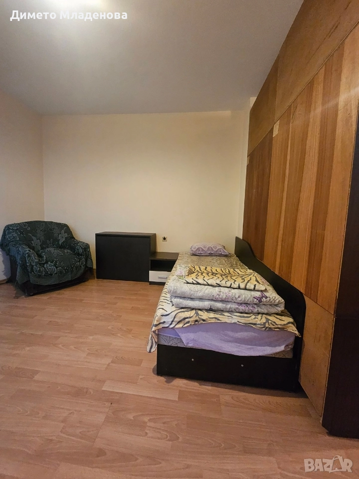 наем, снимка 1