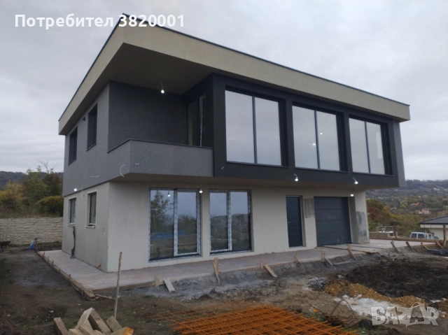 БЕЗ КОМИСИОНА двуетажна къща в кв. Изгрев в самостоятелен парцел 