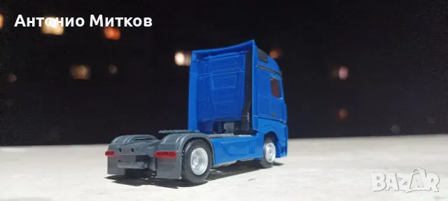 Колекционерски модел на камион Mercedes-Benz Actros Herpa 1/87, снимка 3 - Колекции - 48466311