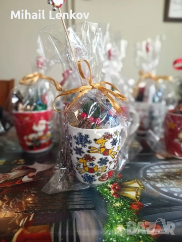 Коледни ръчно подредени чаши с лакомства , снимка 2 - Чаши - 52632262