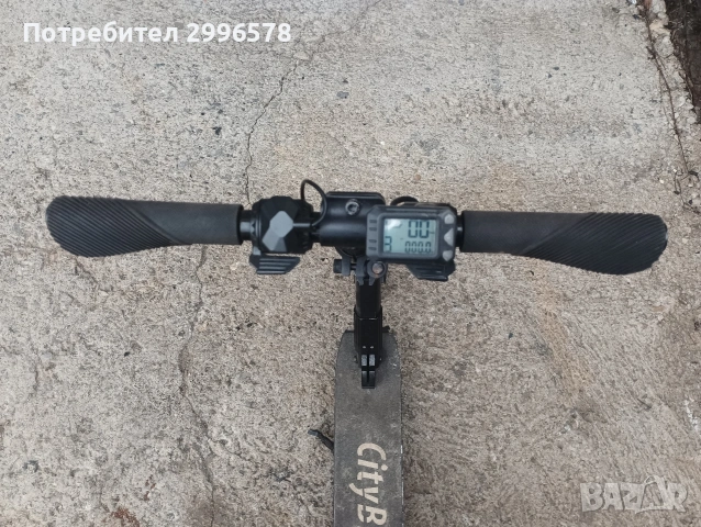 Повредена детска електрическа тротинетка, снимка 3 - Велосипеди - 53918621