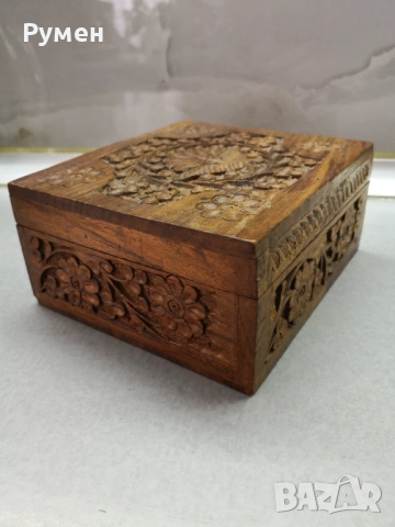 Кутия дърворезба за бижута и дребни вещи 
