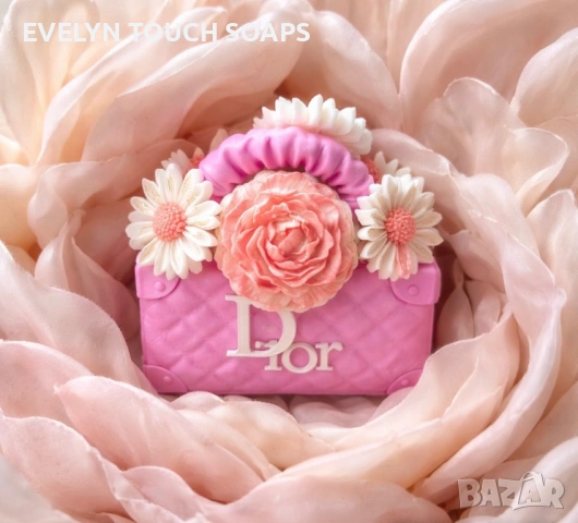 3D чанта аранжирана със сапунени цветя прекрасен подарък за 8 март