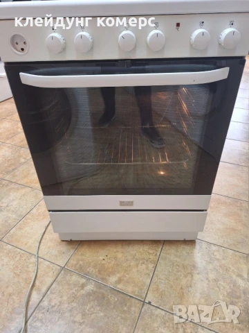 Готварска печка с керамичен плот VOSS/ELECTROLUX шир.60см. 