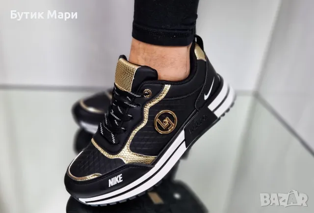 Nike дамски маратонки , снимка 1 - Маратонки - 49386973