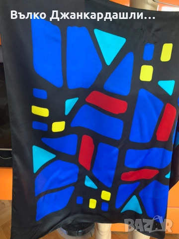 Копринен шал на геометрични фигури, снимка 2 - Шалове - 53151153