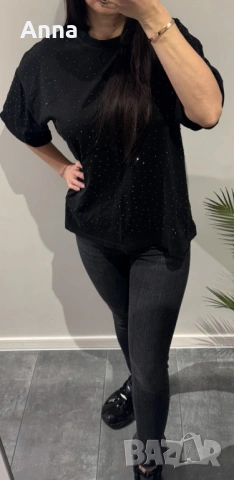 Комплект дрехи - 10€. Тесни дънки, сива блуза с камъни, черна тениска с камъни, зелена пола🔥🌸🫶🏼