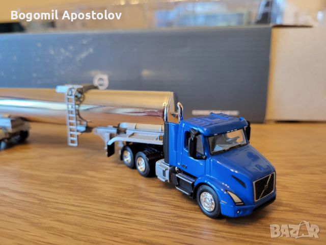 Умален модел на Volvo VNR 300 с ремарке 1:87, снимка 9 - Колекции - 45602336