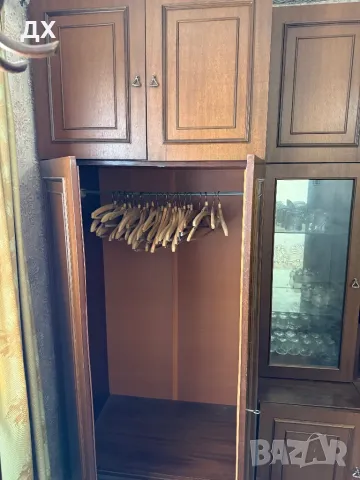 Голяма старомодна секция с много шкафове, рафтове и др., снимка 3 - Антикварни и старинни предмети - 50401090