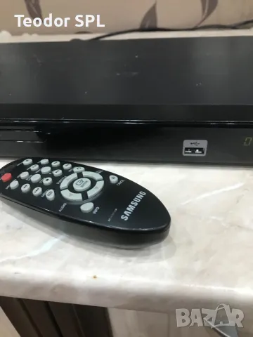 DVD player Samsung , снимка 3 - Плейъри, домашно кино, прожектори - 49641835