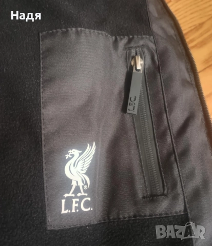 Зимно яке на Ливърпул Matchday Black Jacket, снимка 6 - Якета - 52382218