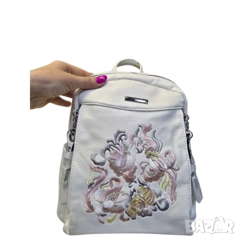 Елегантна и стилна дамска раница с флорална бродерия, снимка 2 - Раници - 52097917