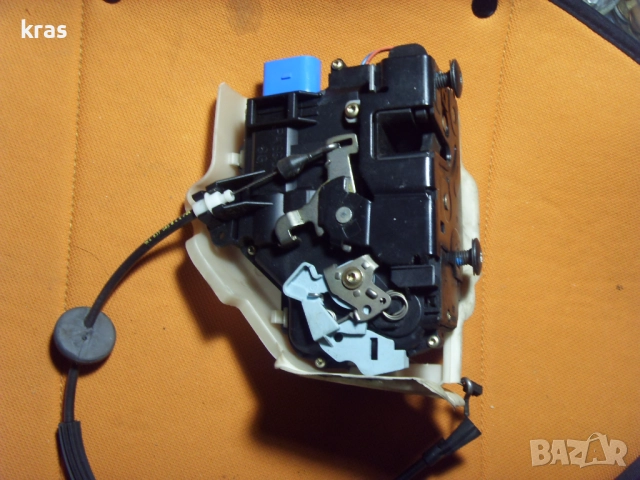 Лостче мигачи, чистачки и др. части от Голф 5, снимка 16 - Части - 50308612