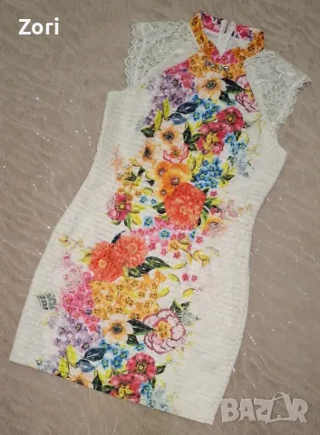 ИЗКЛЮЧИТЕЛНО КРАСИВА бяла дантелена рокля на цветя с камъчета и синци, снимка 1