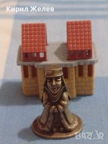 Метална фигура играчка KINDER SURPRISE Кралица с Кралство за КОЛЕКЦИОНЕРИ 23361