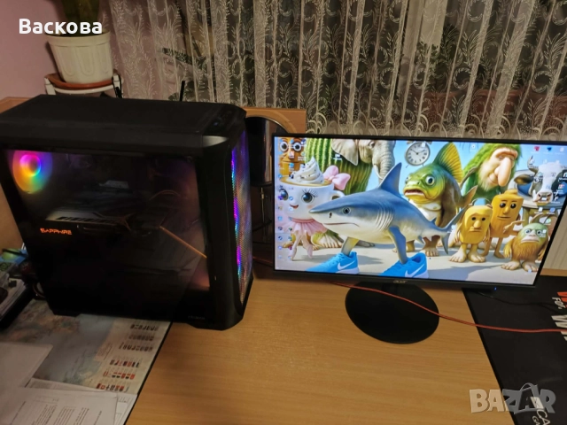 Компютър с монитор