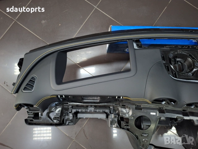 Ново Кожено Табло с Жълт шев Mercedes W206 AMG HUD, снимка 5 - Части - 53896437