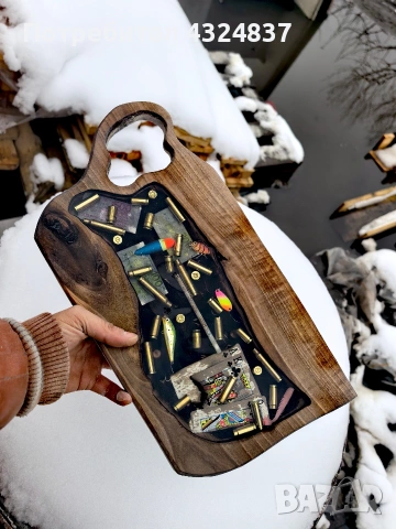 дъска за мезета от ОРЕХ и епоксидна смола 