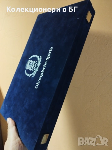 ГОЛЯМА ВЕЛУРЕНА КУТИЯ  ЗА СЪХРАНЕНИЕ НА МОНЕТИ, снимка 5 - Нумизматика и бонистика - 53921517