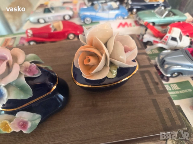 Порцеланови бижутерки Румънски, снимка 7 - Други ценни предмети - 53988930