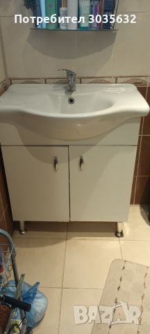 Шкаф за баня с мивка и батерия