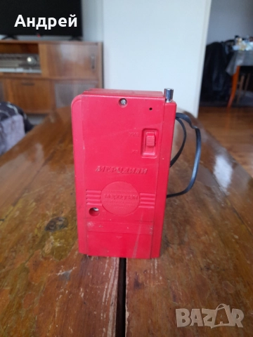 Стар радио,радиоприемник Меридиам РП 401, снимка 3 - Антикварни и старинни предмети - 52204345