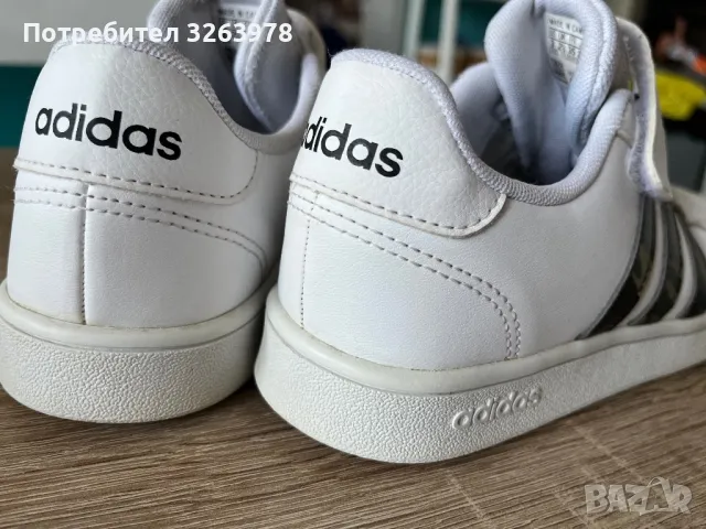 Маратонки adidas 35, снимка 3 - Детски маратонки - 47090289